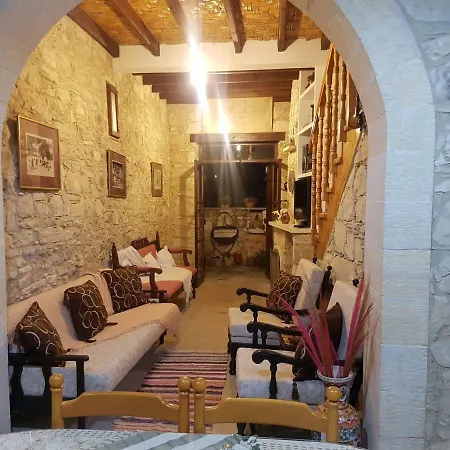 To Konaki Tis Holiday home
